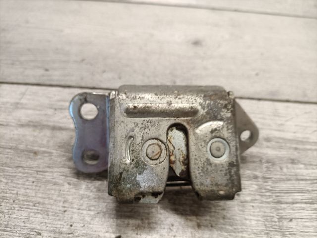 bontott TOYOTA YARIS Csomagtérajtó Zárszerkezet