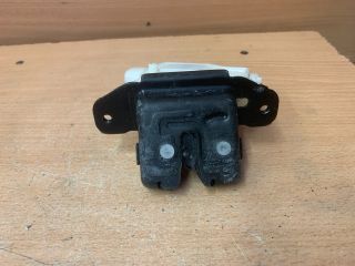 bontott TOYOTA YARIS Csomagtérajtó Zárszerkezet