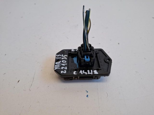 bontott TOYOTA YARIS Előtét Ellenállás Fűtőmotor