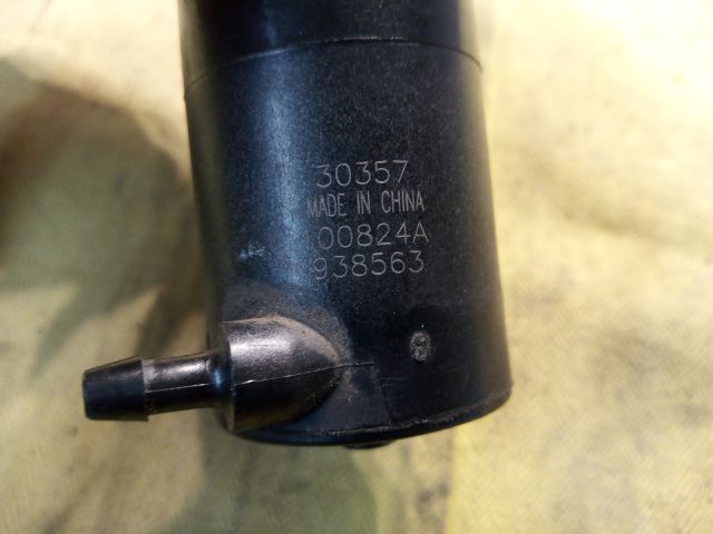 bontott TOYOTA YARIS Első Ablakmosó Szivattyú