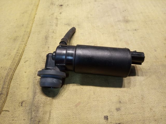 bontott TOYOTA YARIS Első Ablakmosó Szivattyú