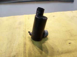 bontott TOYOTA YARIS Első Ablakmosó Szivattyú