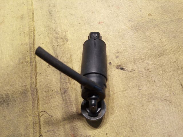 bontott TOYOTA YARIS Első Ablakmosó Szivattyú