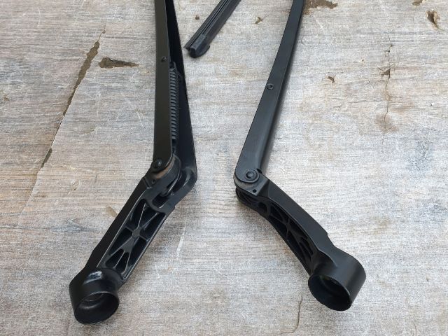 bontott TOYOTA YARIS Első Ablaktörlő Kar