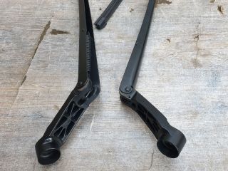 bontott TOYOTA YARIS Első Ablaktörlő Kar