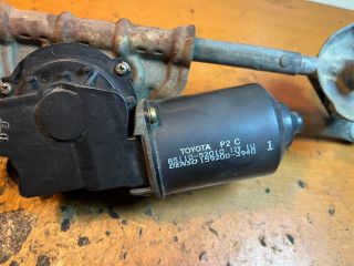 bontott TOYOTA YARIS Első Ablaktörlő Motor