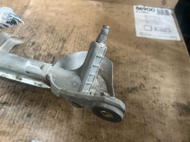 bontott TOYOTA YARIS Első Ablaktörlő Szerkezet Motorral