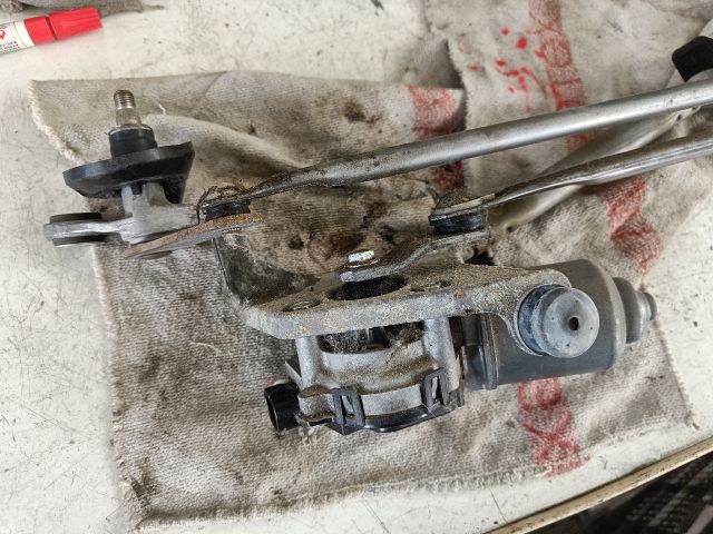 bontott TOYOTA YARIS Első Ablaktörlő Szerkezet Motorral