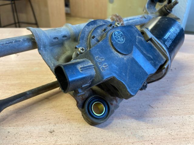 bontott TOYOTA YARIS Első Ablaktörlő Szerkezet Motorral