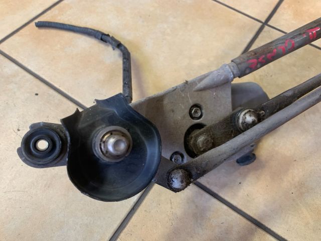 bontott TOYOTA YARIS Első Ablaktörlő Szerkezet Motorral