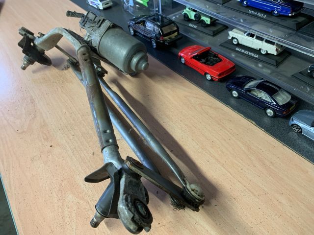 bontott TOYOTA YARIS Első Ablaktörlő Szerkezet Motorral