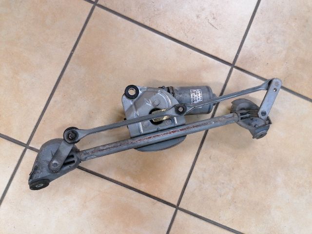 bontott TOYOTA YARIS Első Ablaktörlő Szerkezet Motorral