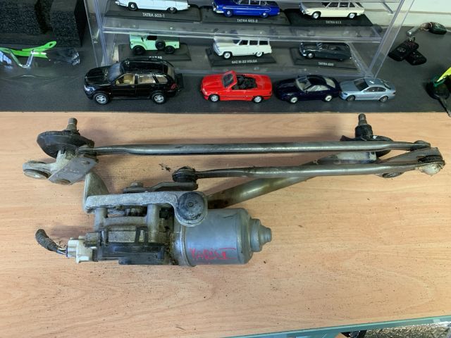 bontott TOYOTA YARIS Első Ablaktörlő Szerkezet Motorral