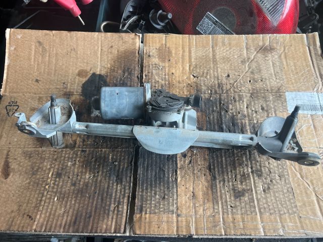 bontott TOYOTA YARIS Első Ablaktörlő Szerkezet Motorral