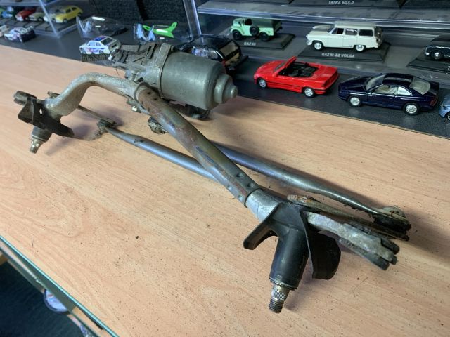 bontott TOYOTA YARIS Első Ablaktörlő Szerkezet Motorral