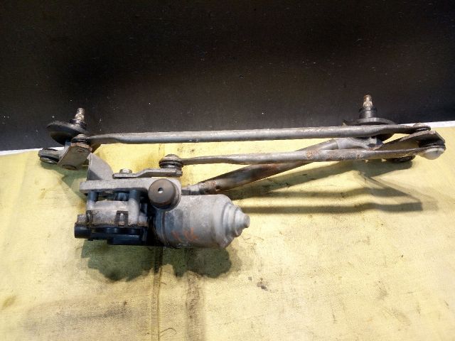 bontott TOYOTA YARIS Első Ablaktörlő Szerkezet Motorral