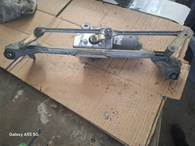 bontott TOYOTA YARIS Első Ablaktörlő Szerkezet Motorral