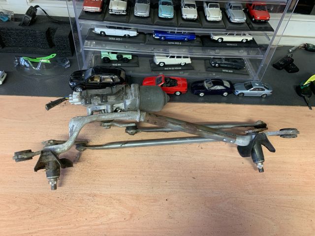 bontott TOYOTA YARIS Első Ablaktörlő Szerkezet Motorral