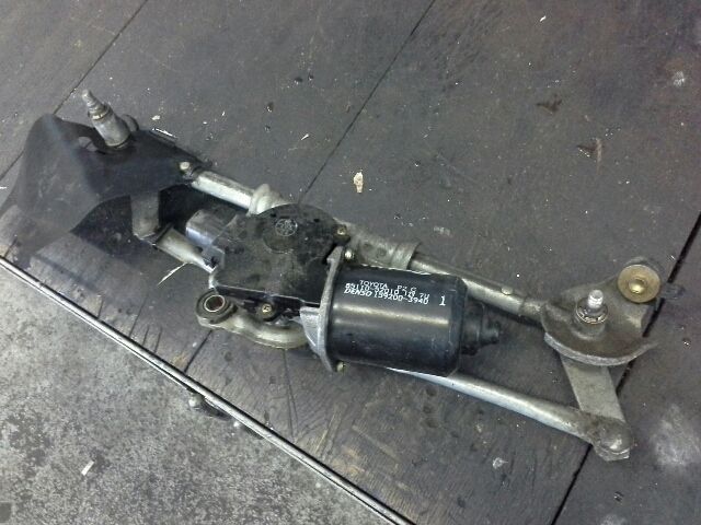 bontott TOYOTA YARIS Első Ablaktörlő Szerkezet