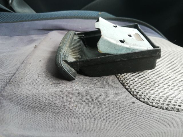 bontott TOYOTA YARIS Első Hamutartó