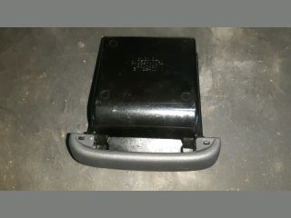 bontott TOYOTA YARIS Első Hamutartó