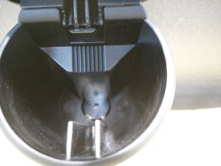 bontott TOYOTA YARIS Első Hamutartó