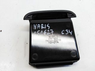 bontott TOYOTA YARIS Első Hamutartó