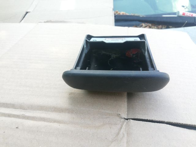 bontott TOYOTA YARIS Első Hamutartó