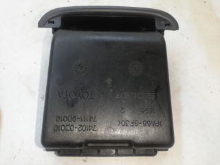 bontott TOYOTA YARIS Első Hamutartó