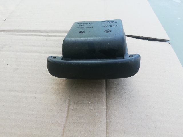 bontott TOYOTA YARIS Első Hamutartó