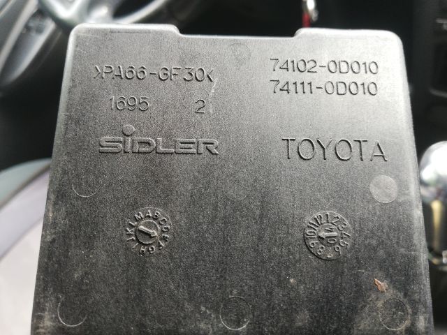 bontott TOYOTA YARIS Első Hamutartó