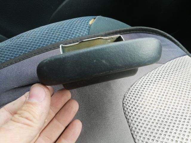 bontott TOYOTA YARIS Első Hamutartó