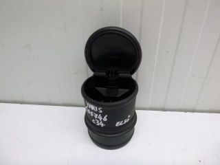 bontott TOYOTA YARIS Első Hamutartó