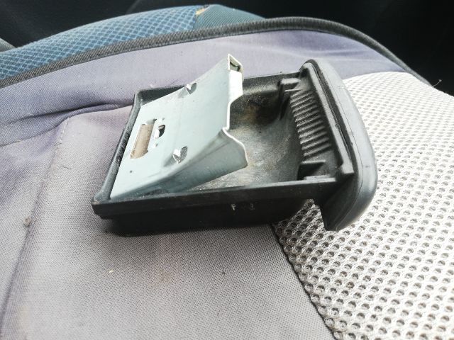 bontott TOYOTA YARIS Első Hamutartó