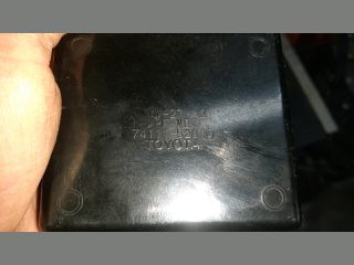 bontott TOYOTA YARIS Első Hamutartó