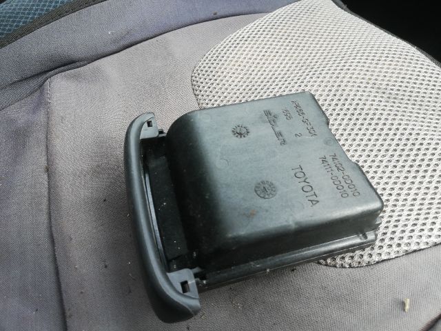 bontott TOYOTA YARIS Első Hamutartó