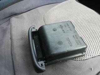 bontott TOYOTA YARIS Első Hamutartó