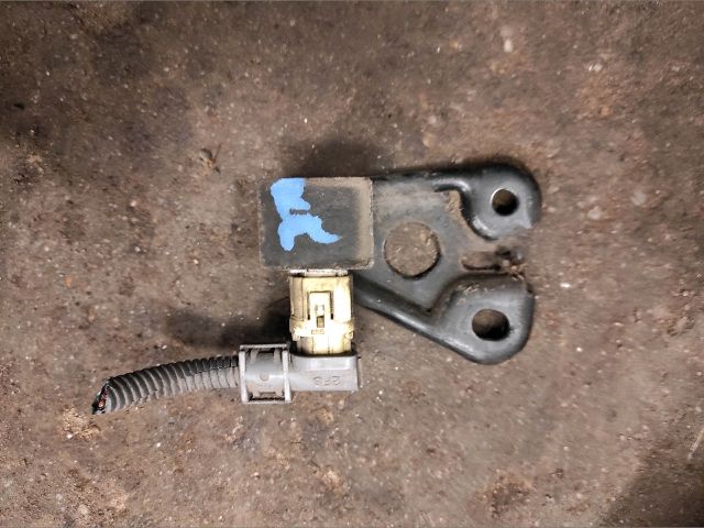 bontott TOYOTA YARIS Első Középső Ütközés Érzékelő (Homlokfalon)