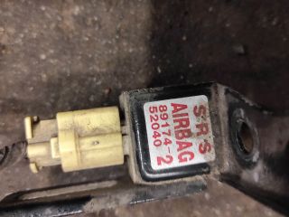 bontott TOYOTA YARIS Első Középső Ütközés Érzékelő (Homlokfalon)