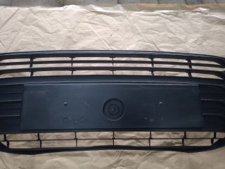 bontott TOYOTA YARIS Első Lökhárító Alsó Középső Díszrács