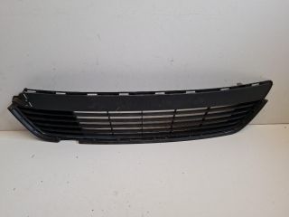 bontott TOYOTA YARIS Első Lökhárító Alsó Középső Díszrács