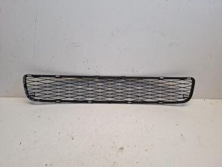 bontott TOYOTA YARIS Első Lökhárító Alsó Középső Díszrács