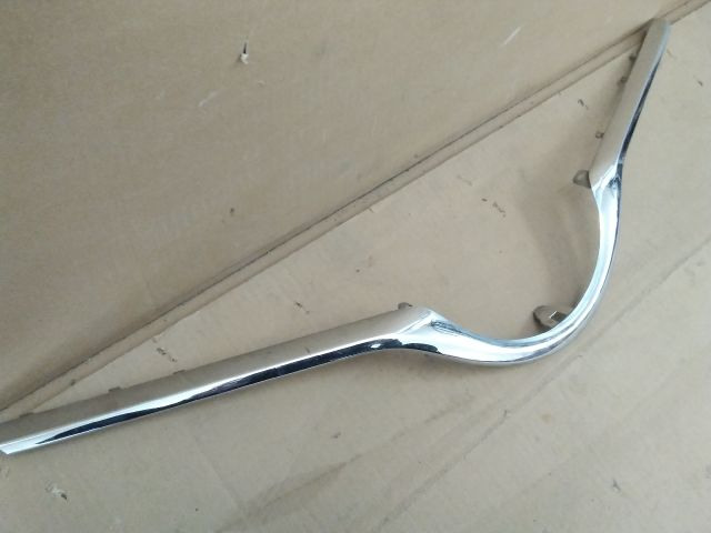 bontott TOYOTA YARIS Első Lökhárító Díszléc