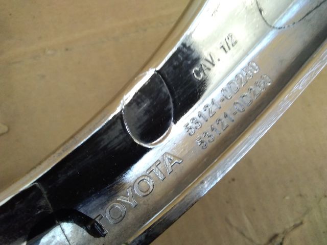 bontott TOYOTA YARIS Első Lökhárító Díszléc