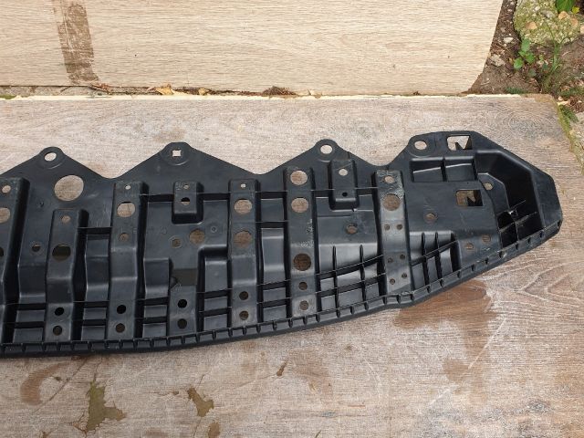 bontott TOYOTA YARIS Első Lökhárító Merevítő (Fém)