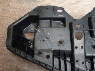 bontott TOYOTA YARIS Első Lökhárító Merevítő (Fém)