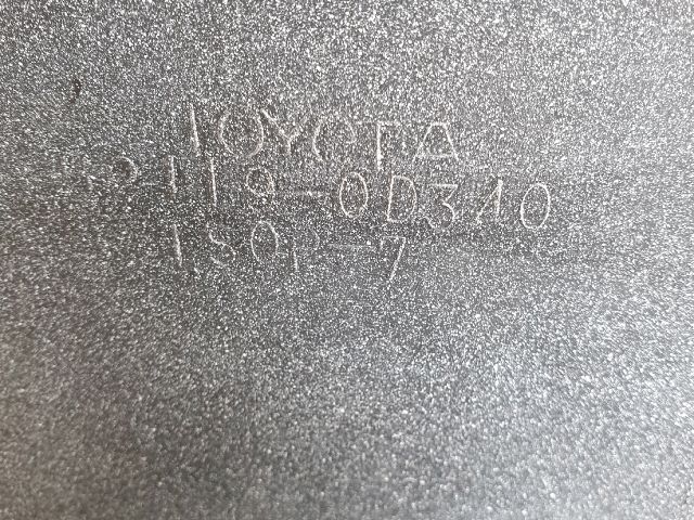 bontott TOYOTA YARIS Első Lökhárító (Részeivel)