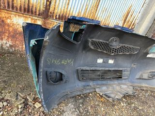 bontott TOYOTA YARIS Első Lökhárító (Részeivel)