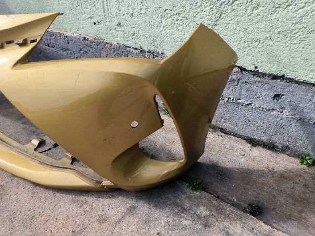 bontott TOYOTA YARIS Első Lökhárító (Részeivel)