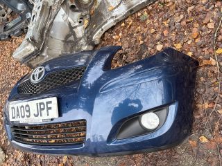 bontott TOYOTA YARIS Első Lökhárító (Részeivel)